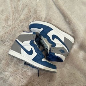 Grey blue and white men’s size 4 Nikes